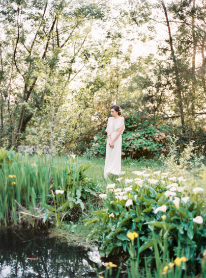 Un mariage en vert et blanc inspiré par la nature - Shooting éditorial - La mariée aux pieds nus - Photographie et Stylisme : Brancoprata