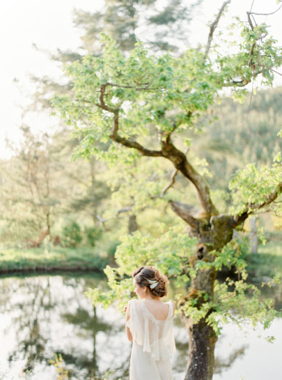 Un mariage en vert et blanc inspiré par la nature - Shooting éditorial - La mariée aux pieds nus - Photographie et Stylisme : Brancoprata