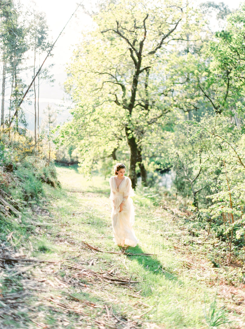 Un mariage en vert et blanc inspiré par la nature - Shooting éditorial - La mariée aux pieds nus - Photographie et Stylisme : Brancoprata