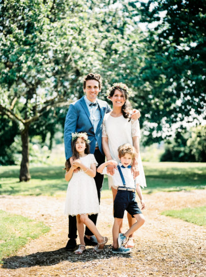 Un mariage simple et champêtre - La mariée aux pieds nus - Photo : Hanke Arkenbout