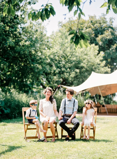 Un mariage simple et champêtre - La mariée aux pieds nus - Photo : Hanke Arkenbout