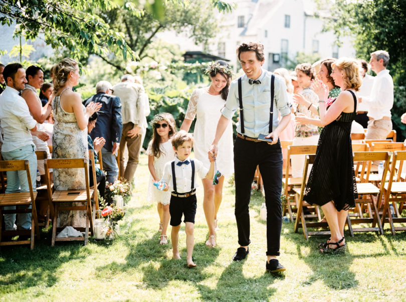 Un mariage simple et champêtre - La mariée aux pieds nus - Photo : Hanke Arkenbout