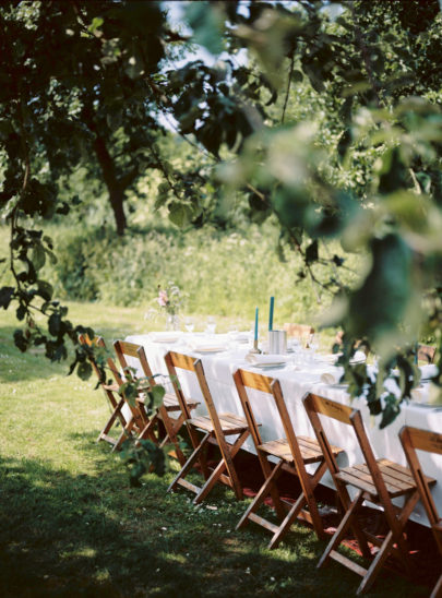 Un mariage simple et champêtre - La mariée aux pieds nus - Photo : Hanke Arkenbout