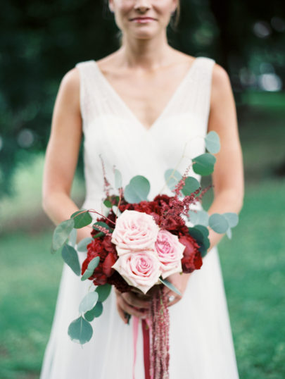 Kate Ignatowski - Mandy Forlenza Sticos - Un mariage sur le theme du vin - La mariee aux pieds nus