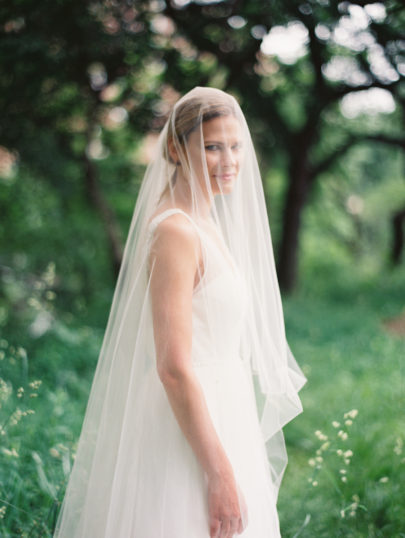 Kate Ignatowski - Mandy Forlenza Sticos - Un mariage sur le theme du vin - La mariee aux pieds nus