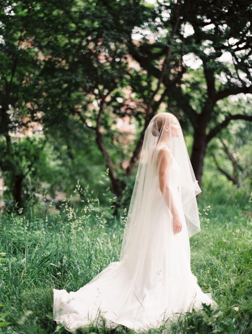 Kate Ignatowski - Mandy Forlenza Sticos - Un mariage sur le theme du vin - La mariee aux pieds nus