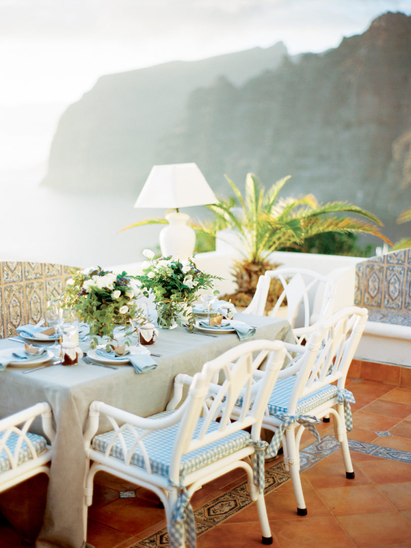 Ksenia Milushkina - Un mariage en bleu sur l'ile de Tenerife - Iles canaries - La mariée aux pieds nus