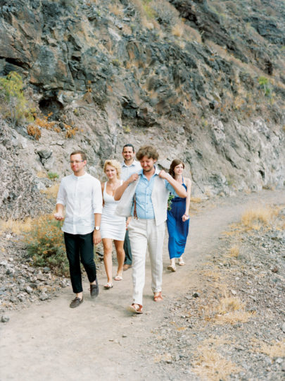 Ksenia Milushkina - Un mariage en bleu sur l'ile de Tenerife - Iles canaries - La mariée aux pieds nus