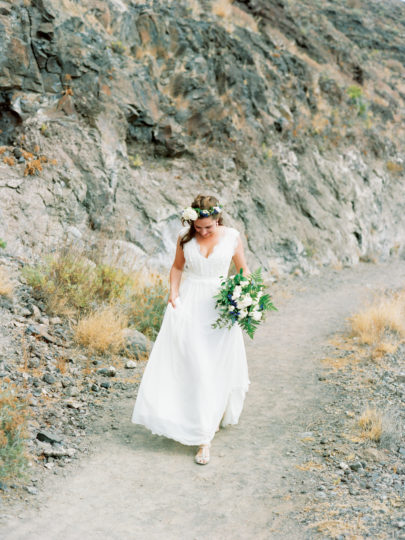 Ksenia Milushkina - Un mariage en bleu sur l'ile de Tenerife - Iles canaries - La mariée aux pieds nus