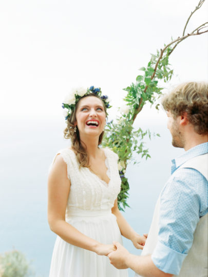 Ksenia Milushkina - Un mariage en bleu sur l'ile de Tenerife - Iles canaries - La mariée aux pieds nus