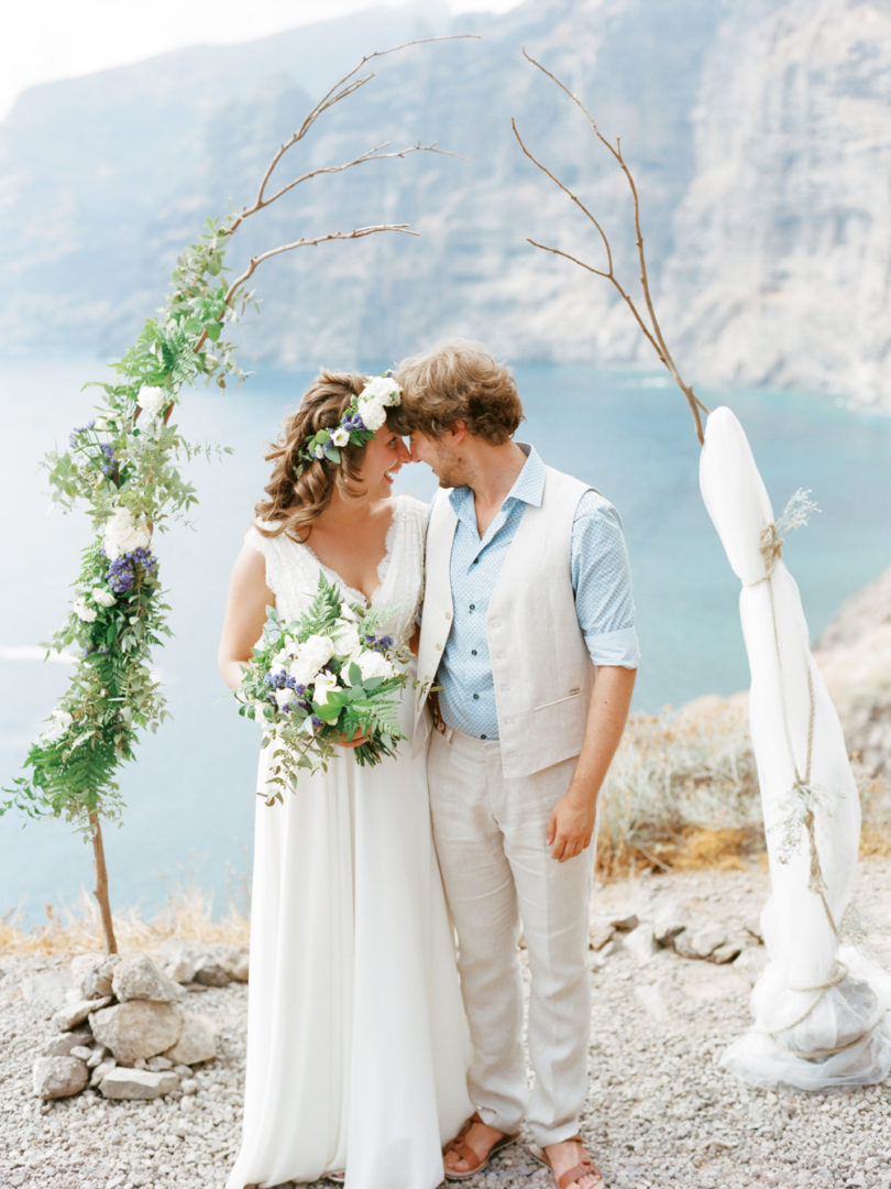 Ksenia Milushkina - Un mariage en bleu sur l'ile de Tenerife - Iles canaries - La mariée aux pieds nus