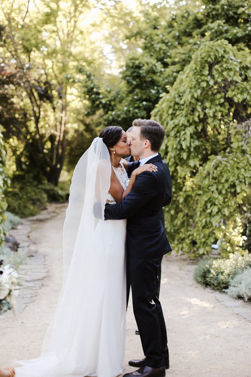 Un mariage végétal au coeur de la Californie - La mariée aux pieds nus