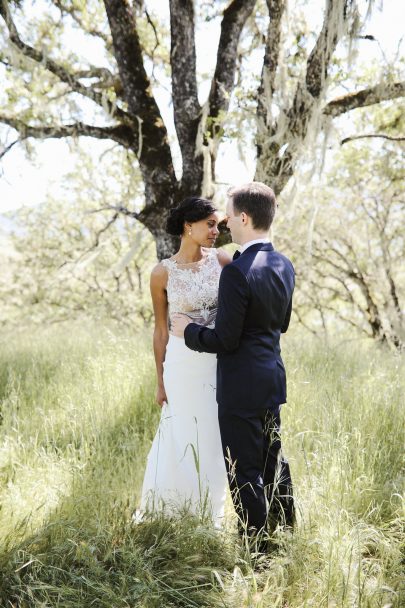 Un mariage végétal au coeur de la Californie - La mariée aux pieds nus