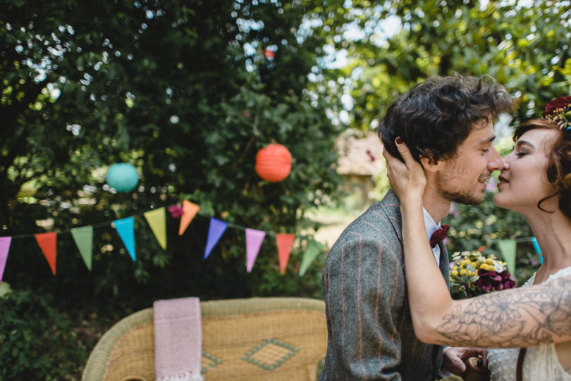 Un mariage joyeux, simple et coloré à découvrir sur le blog mariage www.lamarieeauxpiedsnuis - Photos : Willy Brousse