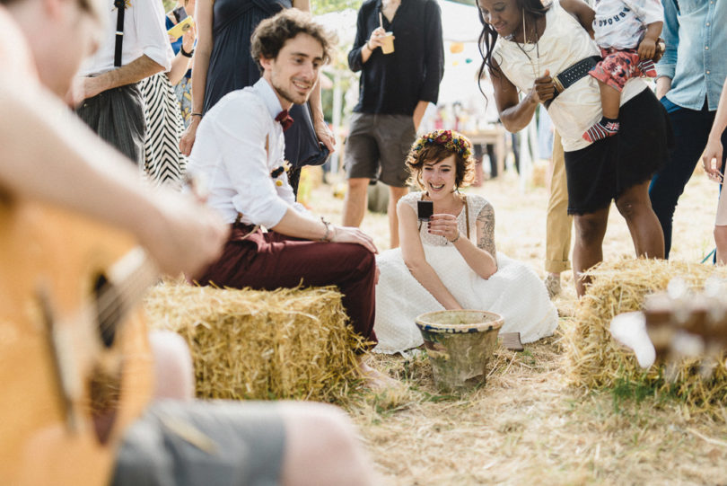 Un mariage joyeux, simple et coloré à découvrir sur le blog mariage www.lamarieeauxpiedsnuis - Photos : Willy Brousse