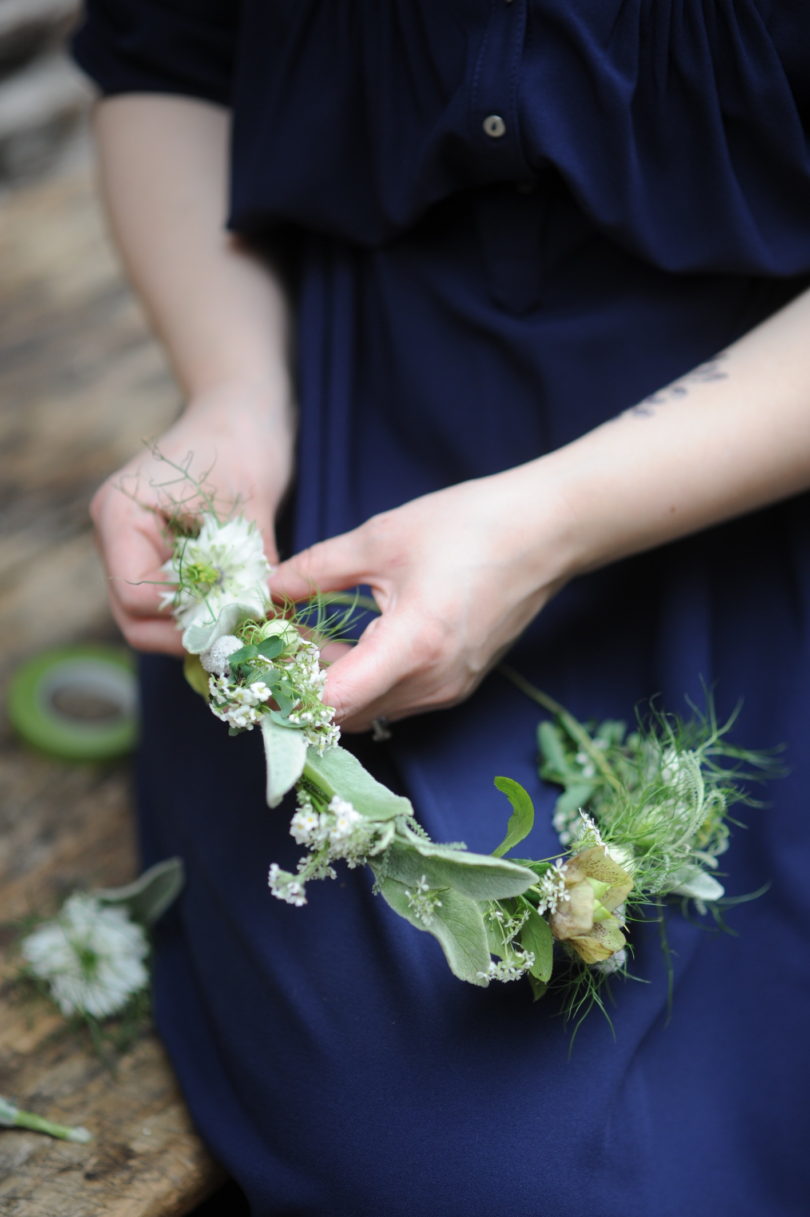 Chloe Lapeyssonnnie - La mariee aux pieds nus - Inspirations fleuries - Couronne de fleurs