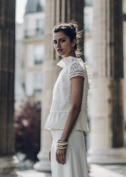 La mariée aux pieds nus - Laure de Sagazan - Robes de mariée - Collection 2016 - Top Eustache et Jupe Lincoln - Photo : Laurent Nivalle