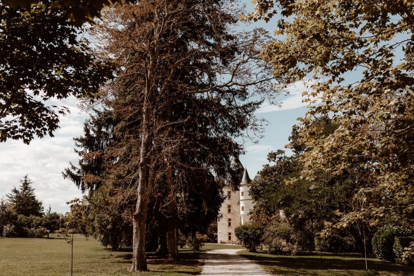 Un mariage au Château Saint Martory près de Toulouse - Photos : Moonrise Photography - Blog mariage : La mariée aux pieds nus