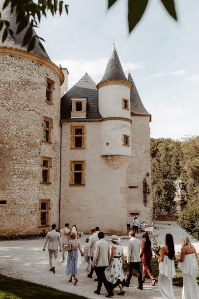 Un mariage au Château Saint Martory près de Toulouse - Photos : Moonrise Photography - Blog mariage : La mariée aux pieds nus