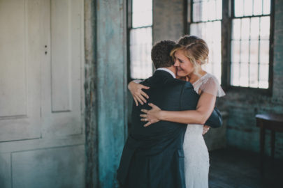 Un mariage urbain à New York - A découvrir sur le blog mariage www.lamarieeauxpiedsnus.com - Photos : Cottonwood Studios