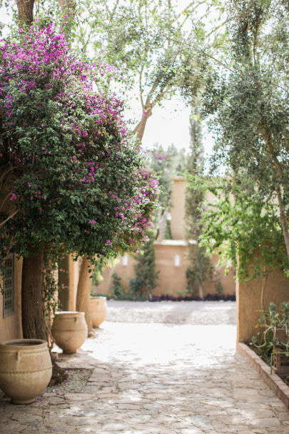 Un mariage à Taroudant au Maroc - La mariée aux pieds nus - Photo : Lifestories Wedding - Yann Audic