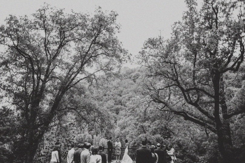 Un mariage sous la pluie près de Nice - Pinewood Weddings - La mariée aux pieds nus