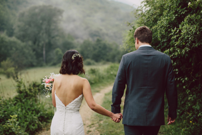 Un mariage sous la pluie près de Nice - Pinewood Weddings - La mariée aux pieds nus