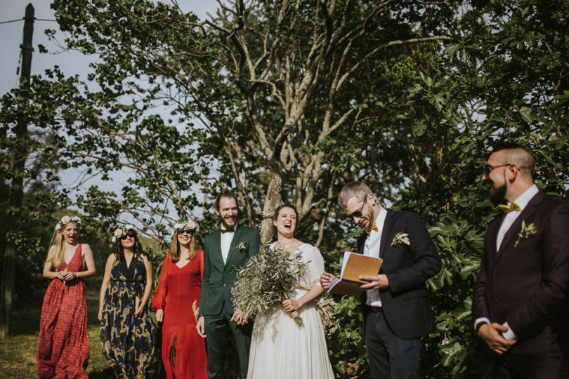 Un mariage champêtre en vert en Provence - A découvrir sur le blog mariage La mariée aux pieds nus - Photos : NeuPap Photography