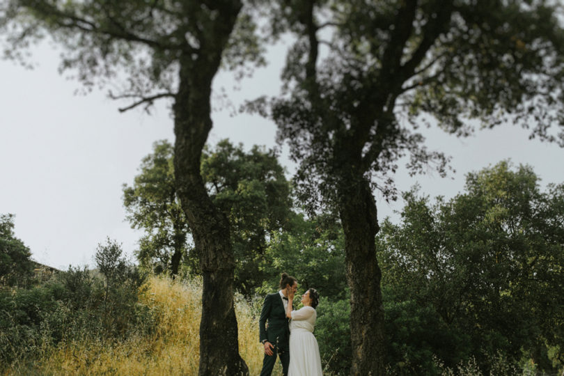 Un mariage champêtre en vert en Provence - A découvrir sur le blog mariage La mariée aux pieds nus - Photos : NeuPap Photography