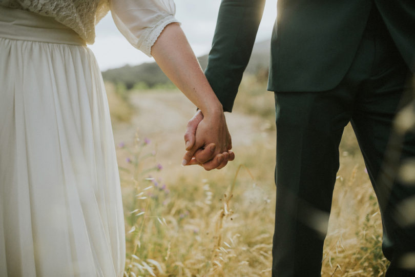 Un mariage champêtre en vert en Provence - A découvrir sur le blog mariage La mariée aux pieds nus - Photos : NeuPap Photography