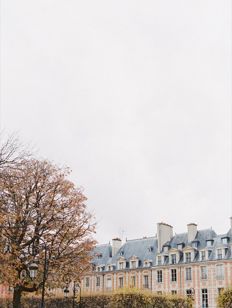 D'Arcy Benincosa - Un mariage à Paris - La mariée aux pieds nus