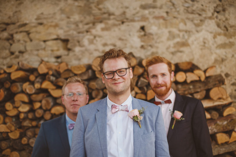 Ed Peers - Un mariage en petit comite en Ariege - La mariee aux pieds nus