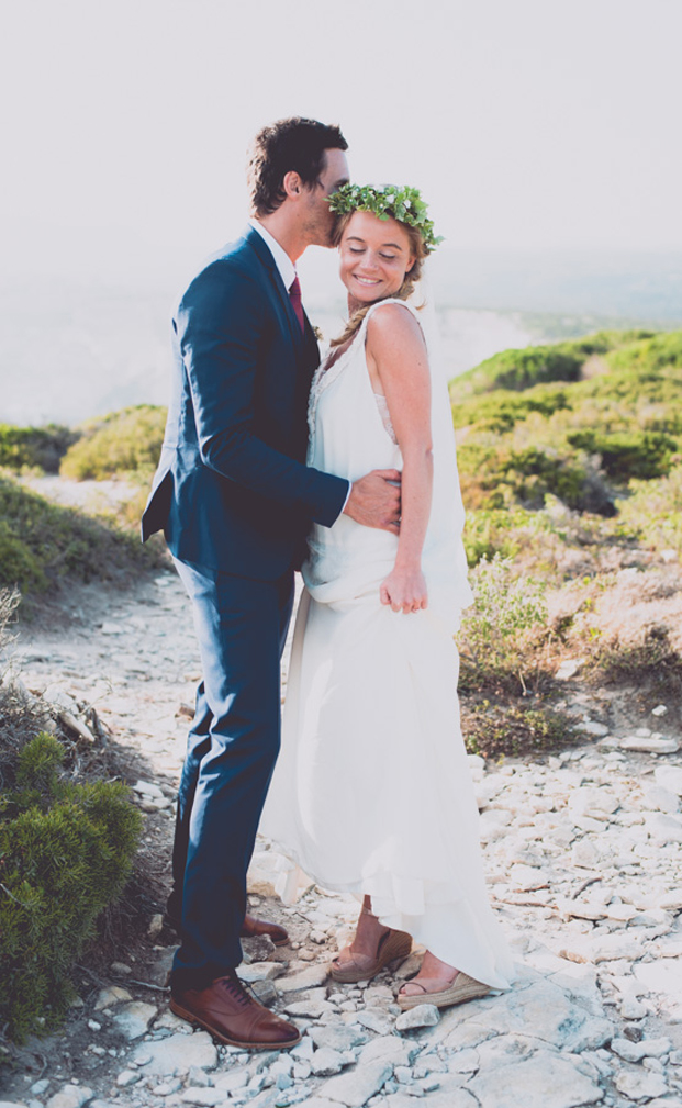 Mademoiselle G Photographie - Un mariage boheme en Corse - La mariee aux pieds nus