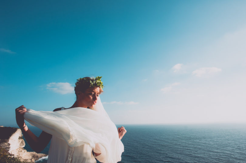 Mademoiselle G Photographie - Un mariage boheme en Corse - La mariee aux pieds nus