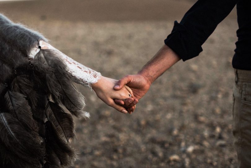 Un mariage bohème dans le désert marocain - Shooting inspiration - A découvrir sur le blog mariage La mariée aux pieds nus - Photos : Julien Navarre