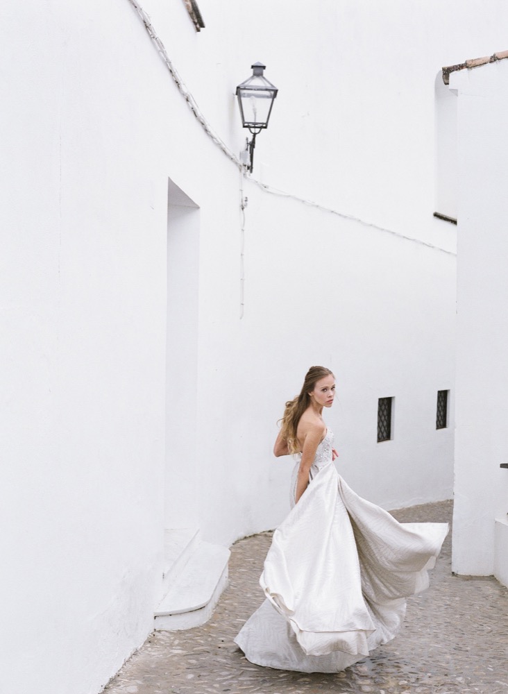Truvelle - Robes de mariee - Collection 2016 - Sur La mariée aux pieds nus - Photos : Blush Wedding Photography