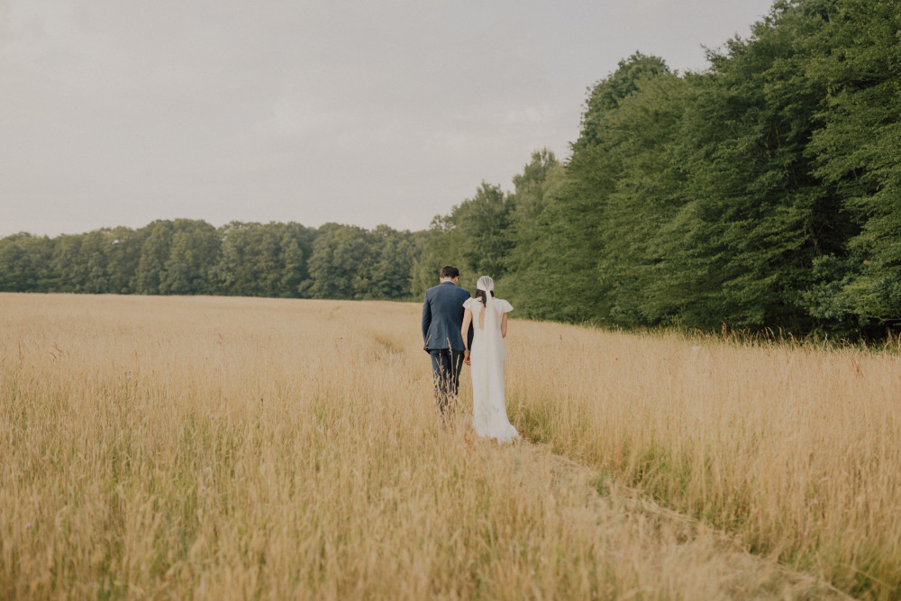 16 conseils de dernière minute pour profiter de votre mariage - La mariée aux pieds nus - Photo : Capyture