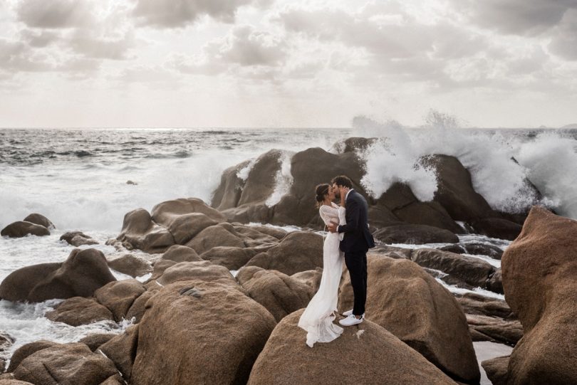 Un mariage sur une plage en Corse - Photos : Julien Navarre - Blog mariage : La mariée aux pieds nus