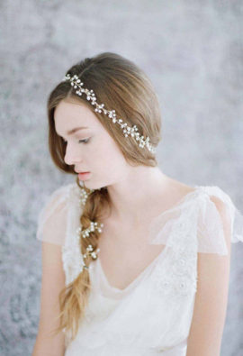 Mes 15 accessoires de tête préférés pour les mariées d'hiver - A découvrir sur le blog mariage www.lamarieeauxpiedsnus.com