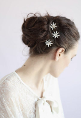 Mes 15 accessoires de tête préférés pour les mariées d'hiver - A découvrir sur le blog mariage www.lamarieeauxpiedsnus.com