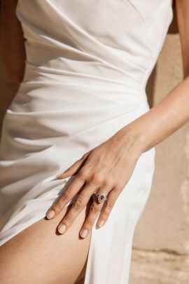Adélie Métayer - Robes de mariée - Collection 2023 - Photos : Lifestories Wedding - Blog mariage : La mariée aux pieds nus