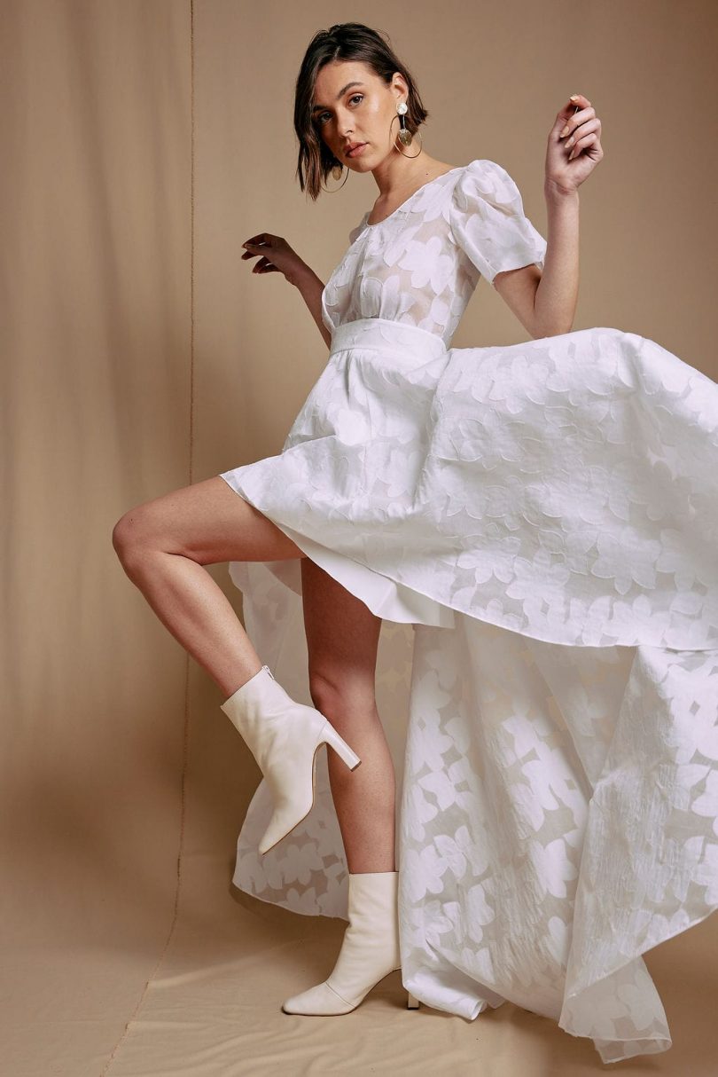 Adélie Métayer - Robes de mariée - Collection prêt-à-porter 2022 - Photos : Yann Audic - Lifestories Wedding - Blog mariage : La mariée aux pieds nus