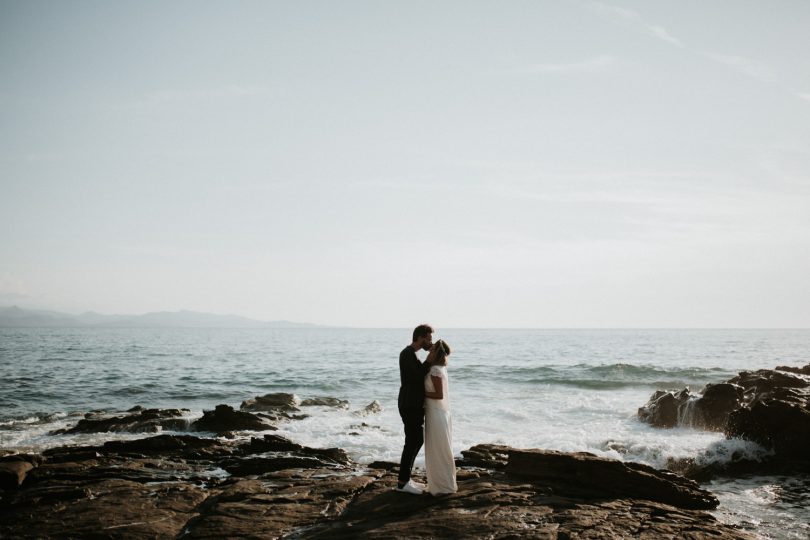 Un mariage naturel et végétal en Corse - Soul Pics Photographe - La mariée aux pieds nus