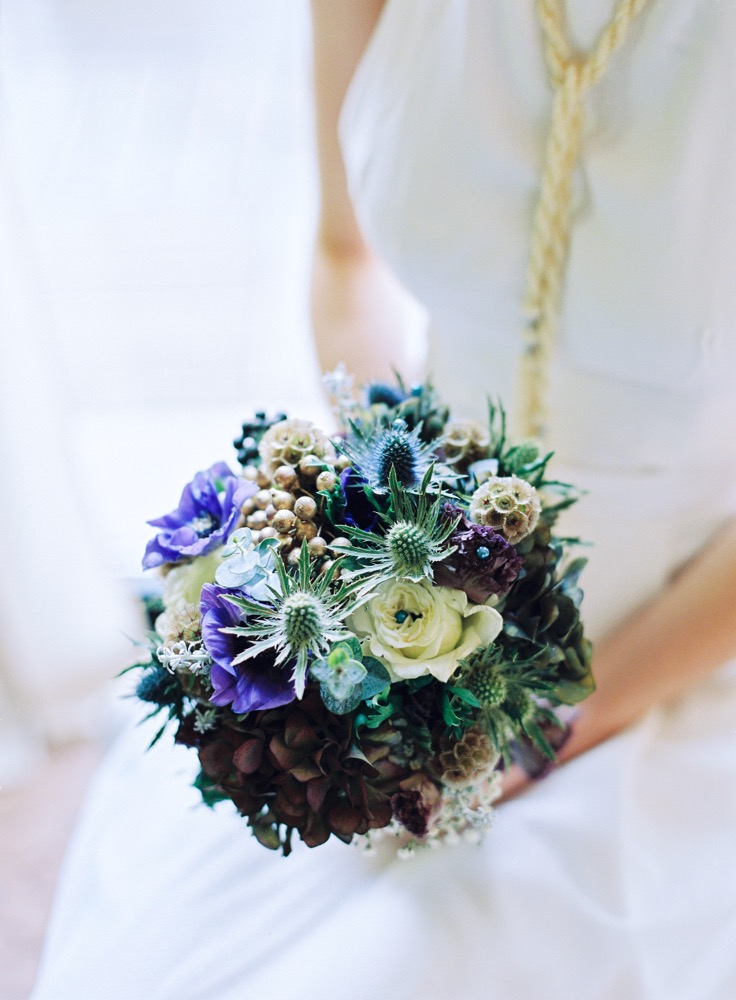 l'Artisan Photographe - Un mariage années 20 - Inspiration - Hotel du Collectionneur Paris - La mariee aux pieds nus