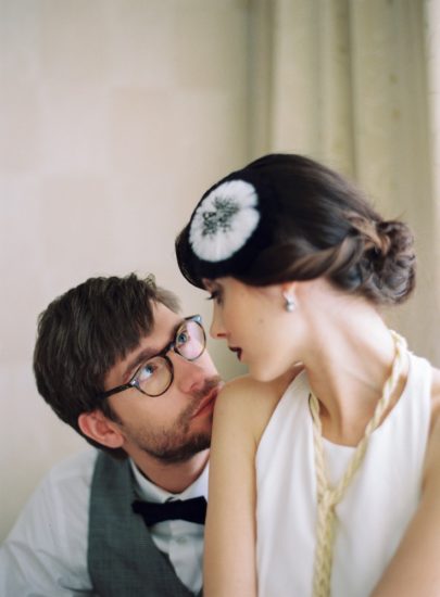 l'Artisan Photographe - Un mariage années 20 - Inspiration - Hotel du Collectionneur Paris - La mariee aux pieds nus