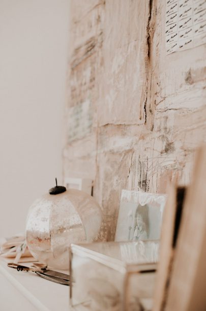 Portrait et visite de l'atelier de la créatrice Sylvie Mispouille - Photos : Céline Deligey - Blog mariage : La mariée aux pieds nus