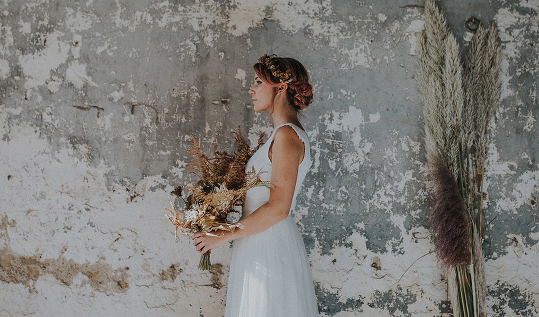 Atelier 2B - Robes de mariée - Blog mariage : La mariée aux pieds nus - Photos : Celine Zed