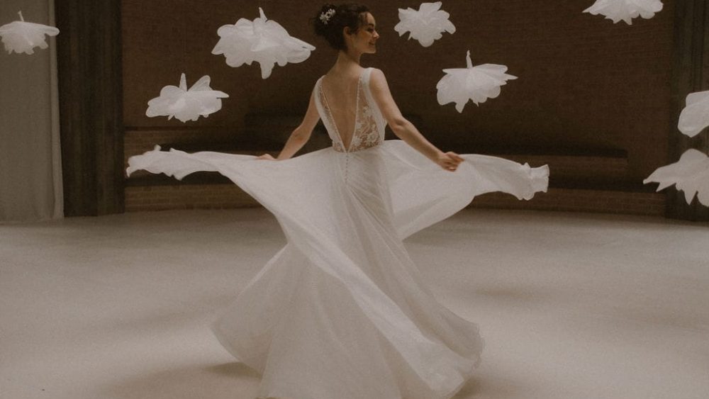 Atelier Swan - Robes de mariée - Collection 2024 - Photos : Juli Etta - Blog mariage : La mariée aux pieds nus