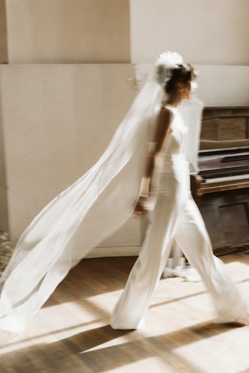 Atelier Swan - Robes de mariée - Mariage Civil - Collection 2024 - Blog mariage : La mariée aux pieds nus