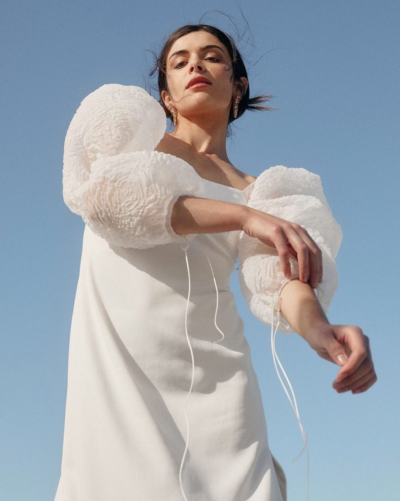 Aurélia Hoang - Robes de mariée - Collection 2022 - Blog mariage : La mariée aux pieds nus